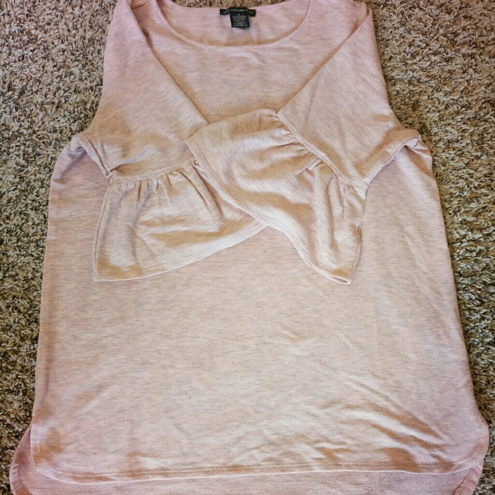 NWT Medium ruffle sleeve sweater